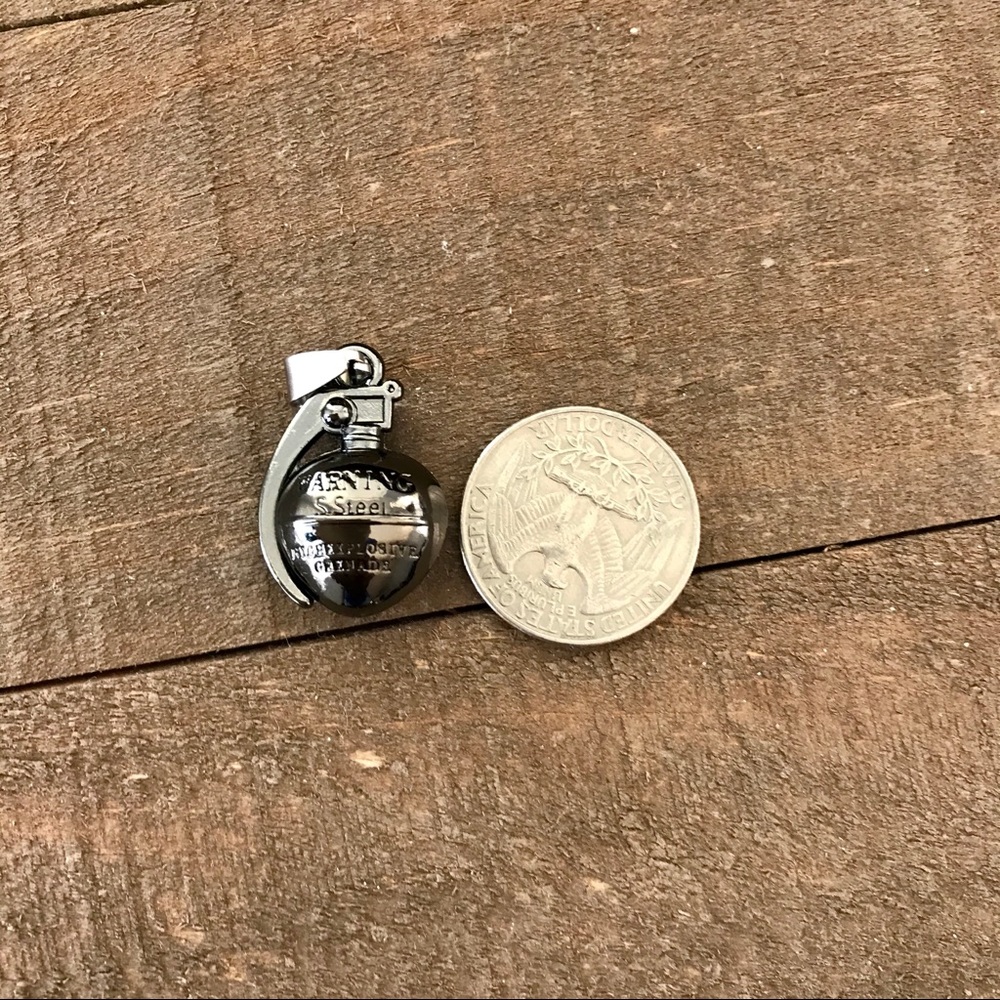 3D Black Grenade Pendant Chain - Picture 2 of 4